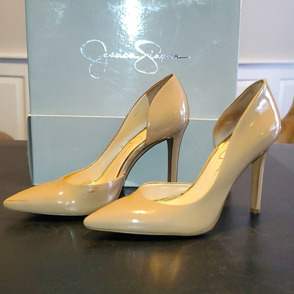 Jessica Simpson nude patent heels